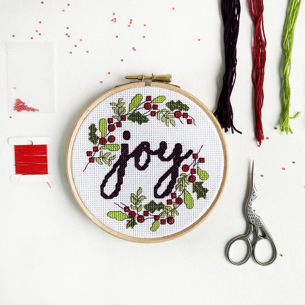 We've teamed up with @carpediememmie for our #SaveChristmasShopLocal campaign and she's published a gift guide packed full of Leicestershire locals and we love it! 🎄

This lovely cross stitch kit is by @KirstyF_Design

bddy.me/3oxk0dc