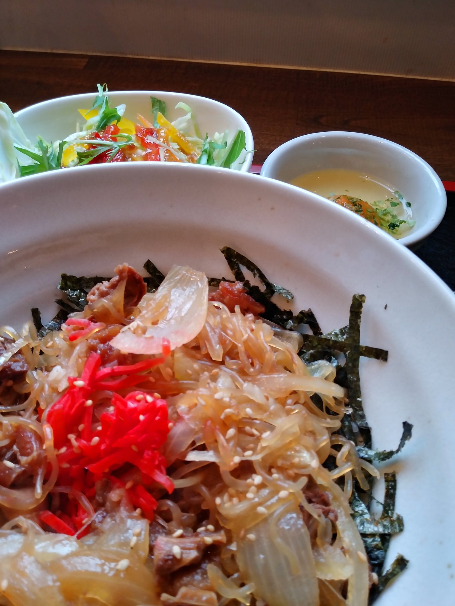 カナへーナ 牛スジ丼もｳﾏ ﾟ ﾟ 生卵つき ぶり返した仮面ライダー熱が全く引く様子のない息子とコレクション鑑賞にひさびさに訪問しましたが デネブを見て 俺はかーなーり強い あれ誰だっけ ｸﾛﾉｽ ｳﾗﾉｽ ふたりともゼロノスが出てこず検索したのが