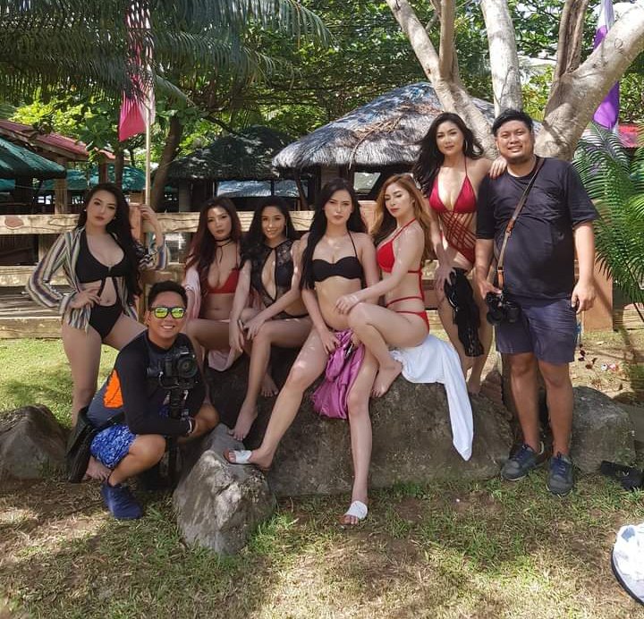 dara_azzah's tweet photo. kalian suka yg mana, 
kasih alasannya
#threesomethursday https://t.co/fPDVO6PtNL