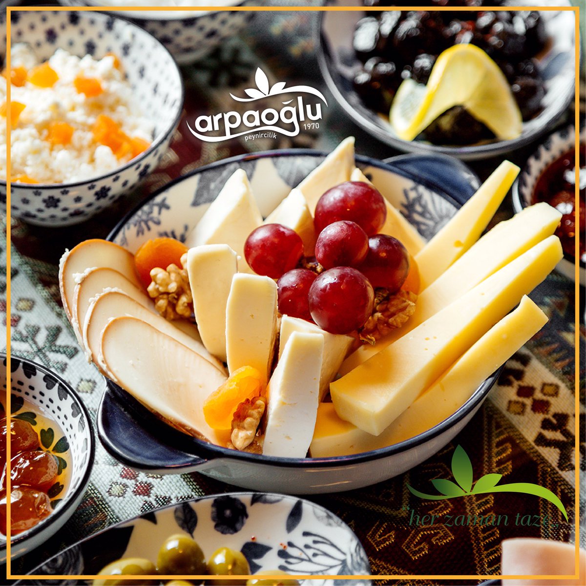 Pazartesiye sendromsuz başlamanın yolu kahvaltıdan, kahvaltının yolu bizden geçer... 🧀😋

#arpaoglu #arpaoglupeynirleri #peynir #peynirci #peynircilik #peynirler #istanbul #sendromsuzpazartesi #yöresel #doğal