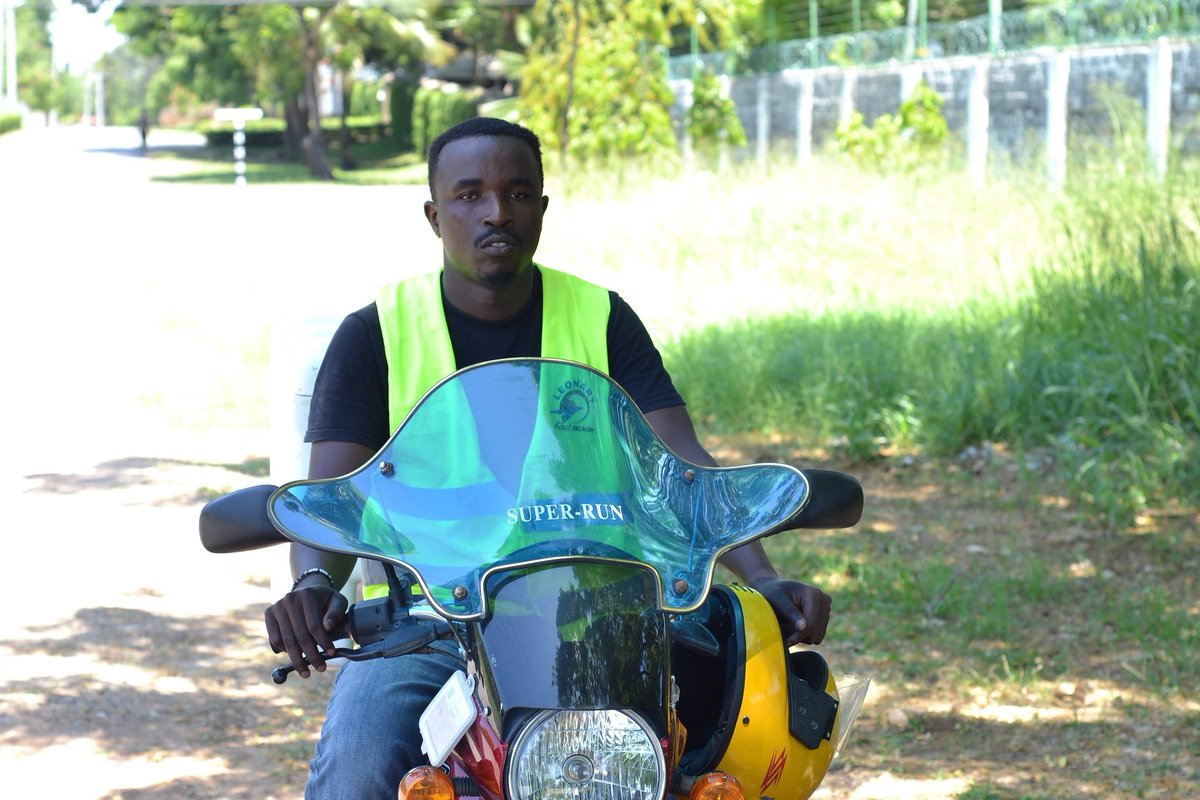 LeonaryF's tweet photo. Acha kupostpone mambo! Send that with @leonaryfastdelivery today.. Call Us Now 0705414141/0703414141 Mombasa 
0745414141 Nairobi 
#Errands #tumana #deliveries 
#LeonaryFastDelivery 
#YouSelectWeCollect #KenyaNiMimi https://t.co/h49rCirUdk