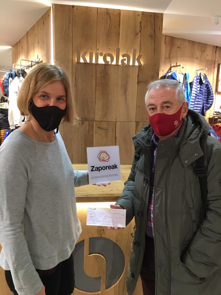 [cas] Eskerrik asko a <a href="/Kirolak_Vitoria/">Kirolak</a> por su gesto de solidaridad. Nos han donado el 10% de lo recaudado en una semana. Una ayuda imprescindible para poder seguir cocinando todos los días una comida digna.
#sosrefugiados #comidadigna