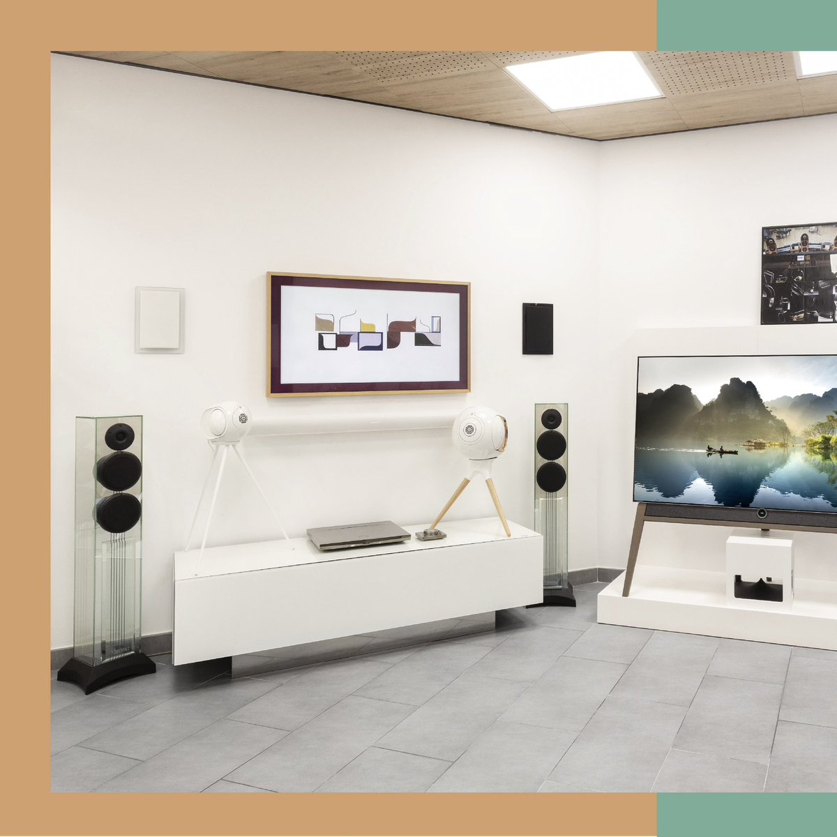 Beautiful showroom by #fresiamedia  👏🏼😍 

Enjoy Victoria Evo & Hurricane Evo!

#showroom #audioshowroom #hifisystem #waterfallaudio #luxuryspeakers #hifivideo #audiosystems #luxuryaudio #luxuryhome #sounddesign #sounddesigner #madeinfrance
