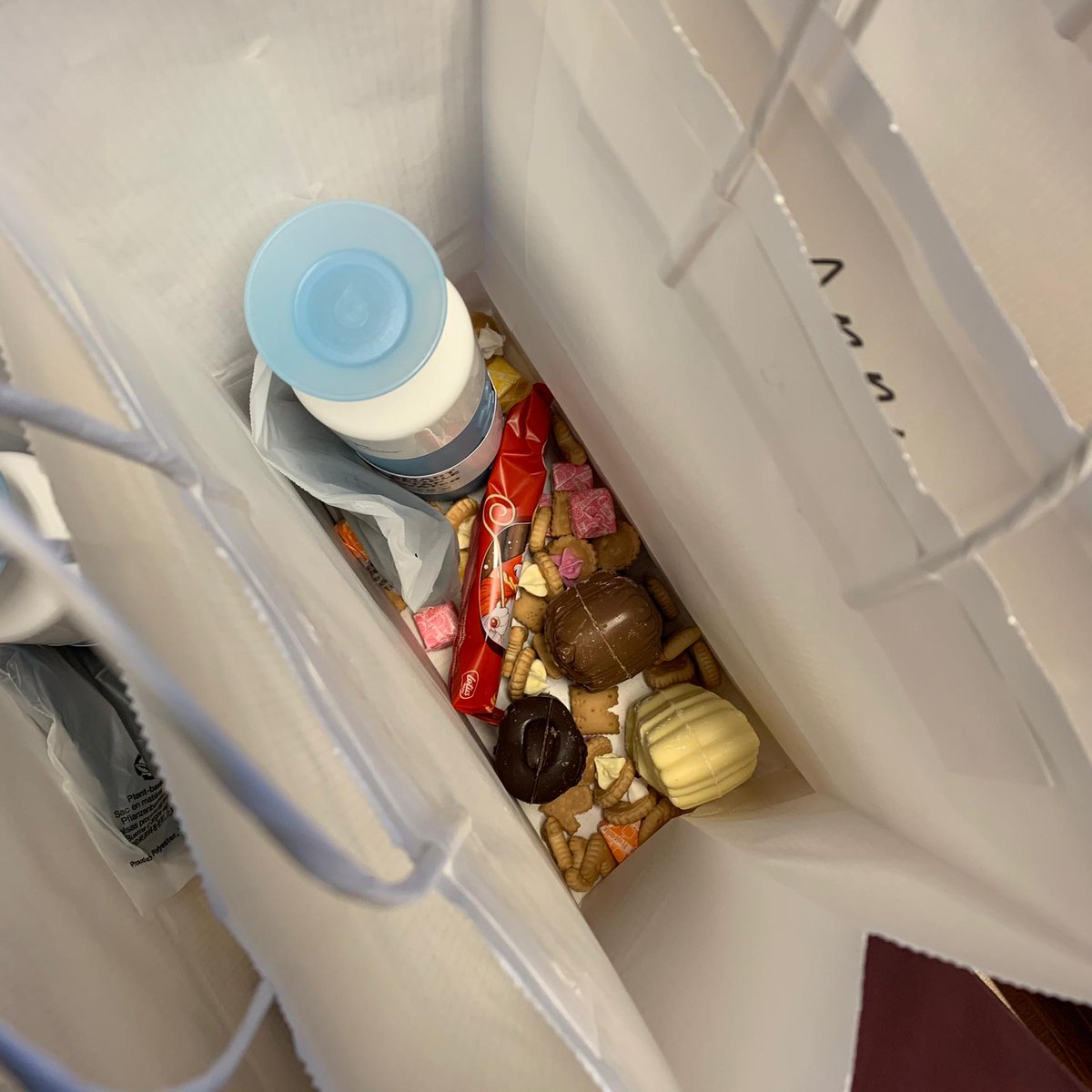 AlphatronicsBel's tweet photo. De goedheilige man is ook bij de beste collega's van Alphatronics  langs geweest het voorbije weekend!
Dankjewel Sint! https://t.co/1C3eGlrQwS