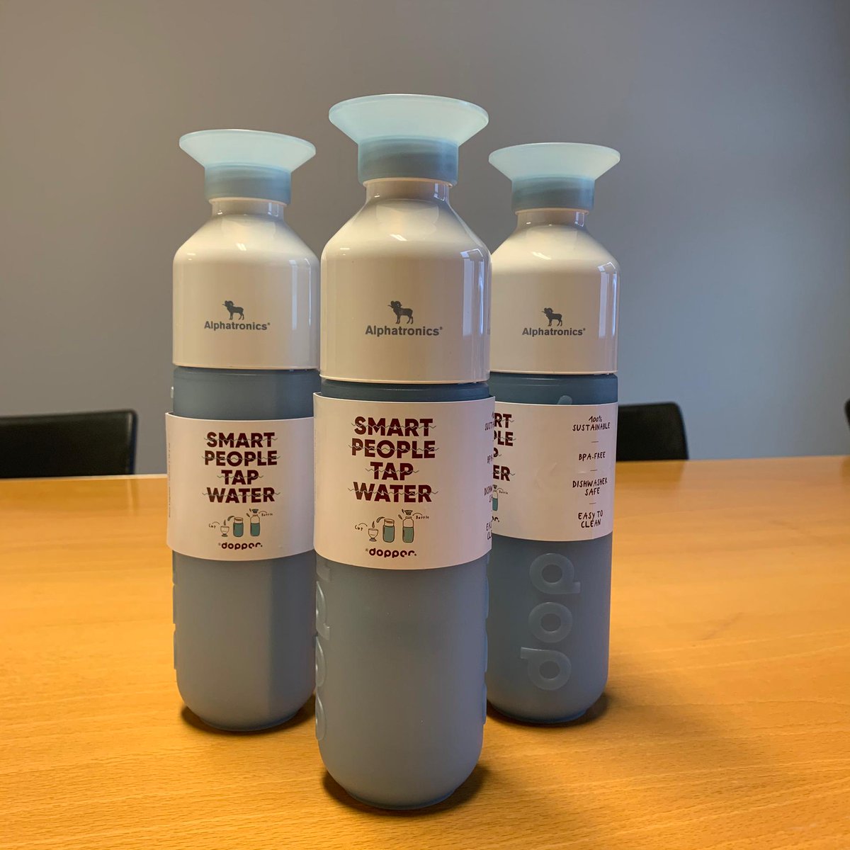 AlphatronicsBel's tweet photo. De goedheilige man is ook bij de beste collega's van Alphatronics  langs geweest het voorbije weekend!
Dankjewel Sint! https://t.co/1C3eGlrQwS