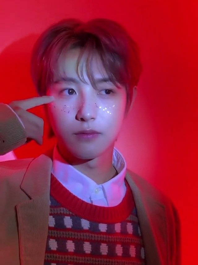 renjunpictures's tweet photo. fairy renjun 🧚‍♂️✨

#RENJUN #런쥔 #仁俊 https://t.co/DII695NXXo