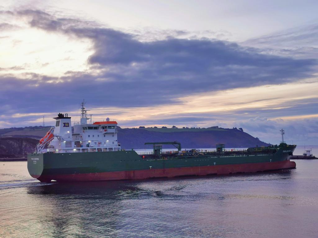 Thun Lidkoping leaving this morning @ThunTankers @PlymCatte #Plymouth #MondayMorning #ThunLidkoping