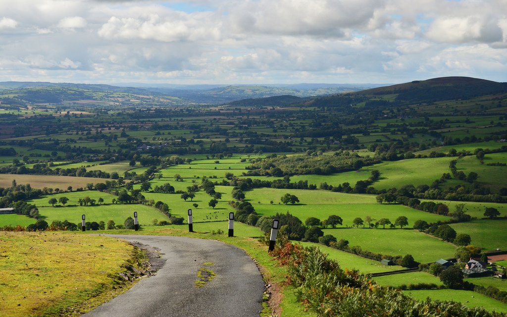 StudentSource's tweet photo. Located right in the heart of England's green &amp; pleasant land... there's an institution tackling the future development of our planet's food production &amp; processing.

A wonderful university with a reputation for excellence, this week we nominate @HarperAdamsUni as our #topUNI https://t.co/A182y8qaBU