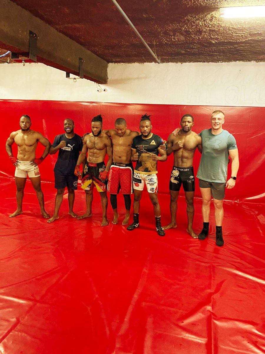 KanyebaAnicet's tweet image. Big team BIA family 🇿🇦🇨🇩💪💪💪