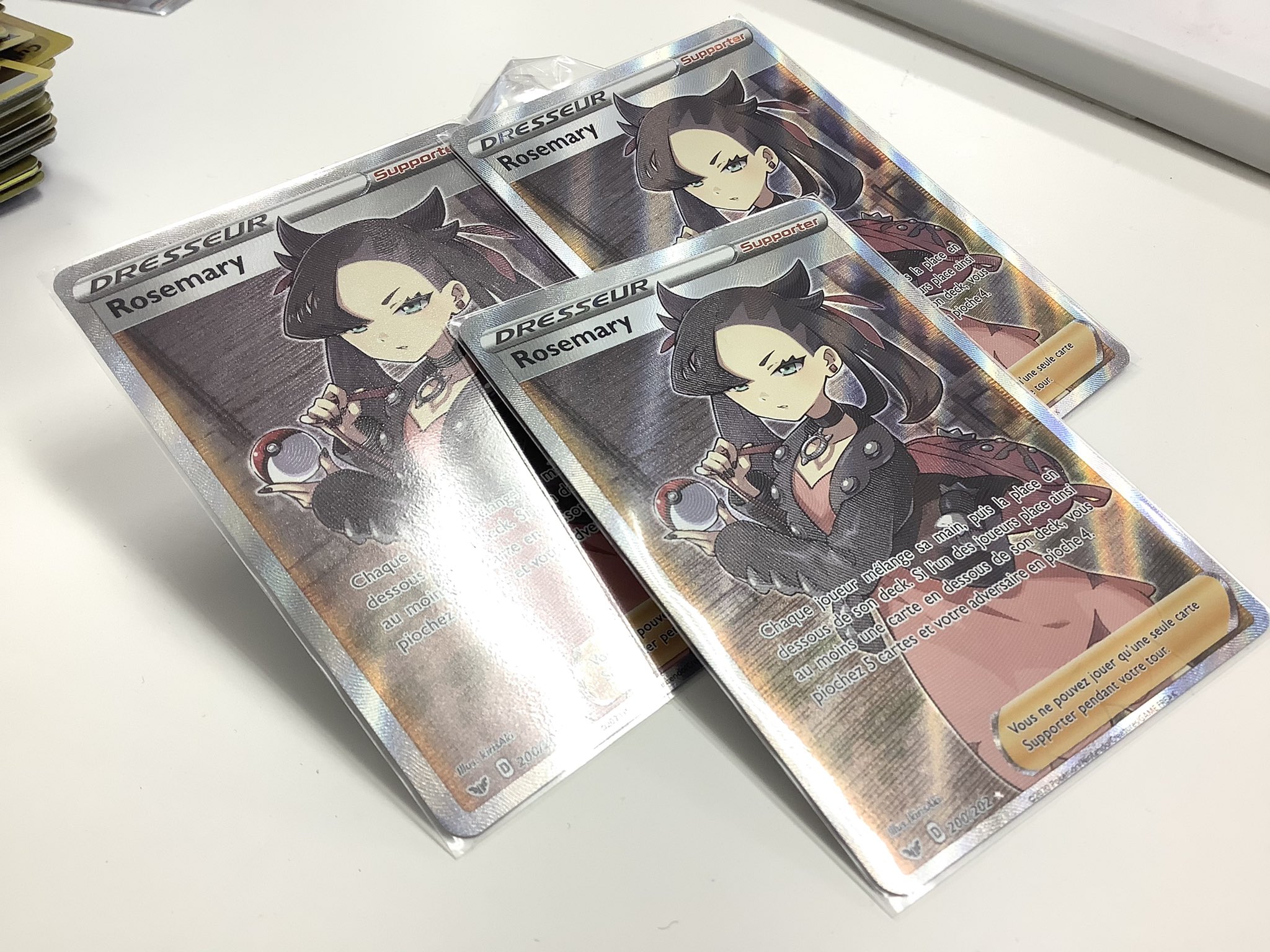 カードシークレットcard Secret ポケカで大人気の マリィ は英語で マーニー Marnie と呼ばれています さてフランス語では ローズマリー Rosemary です というわけでフランス語版マリィ本日入荷しました