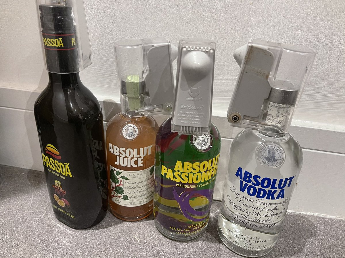 I’m so glad this wasn’t a Christmas Eve order as all the ingredients for cocktails order no 22693075289 although delivered have a slight issue ... <a href="/AsdaServiceTeam/">Asda Service Team</a>  please can you assist? #nochristmascocktails