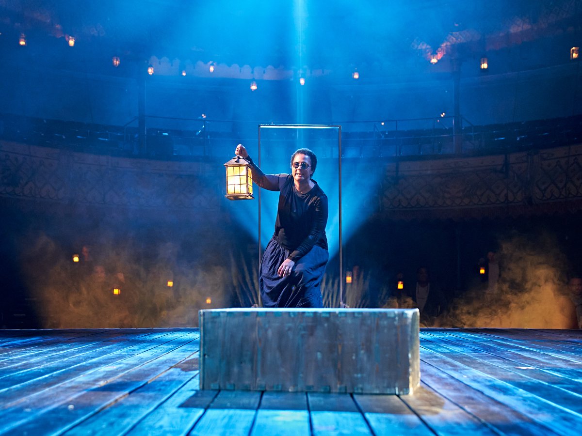 oldvictheatre's tweet image. 'It was the very thing he liked. To edge his way along the crowded paths of life, warning all human sympathy to keep a distance'

Day 7 of the #OVChristmasCarol countdown – your first look at rehearsals 

Live streaming globally 12–24 Dec #OVInCamera

bit.ly/3mUMs81