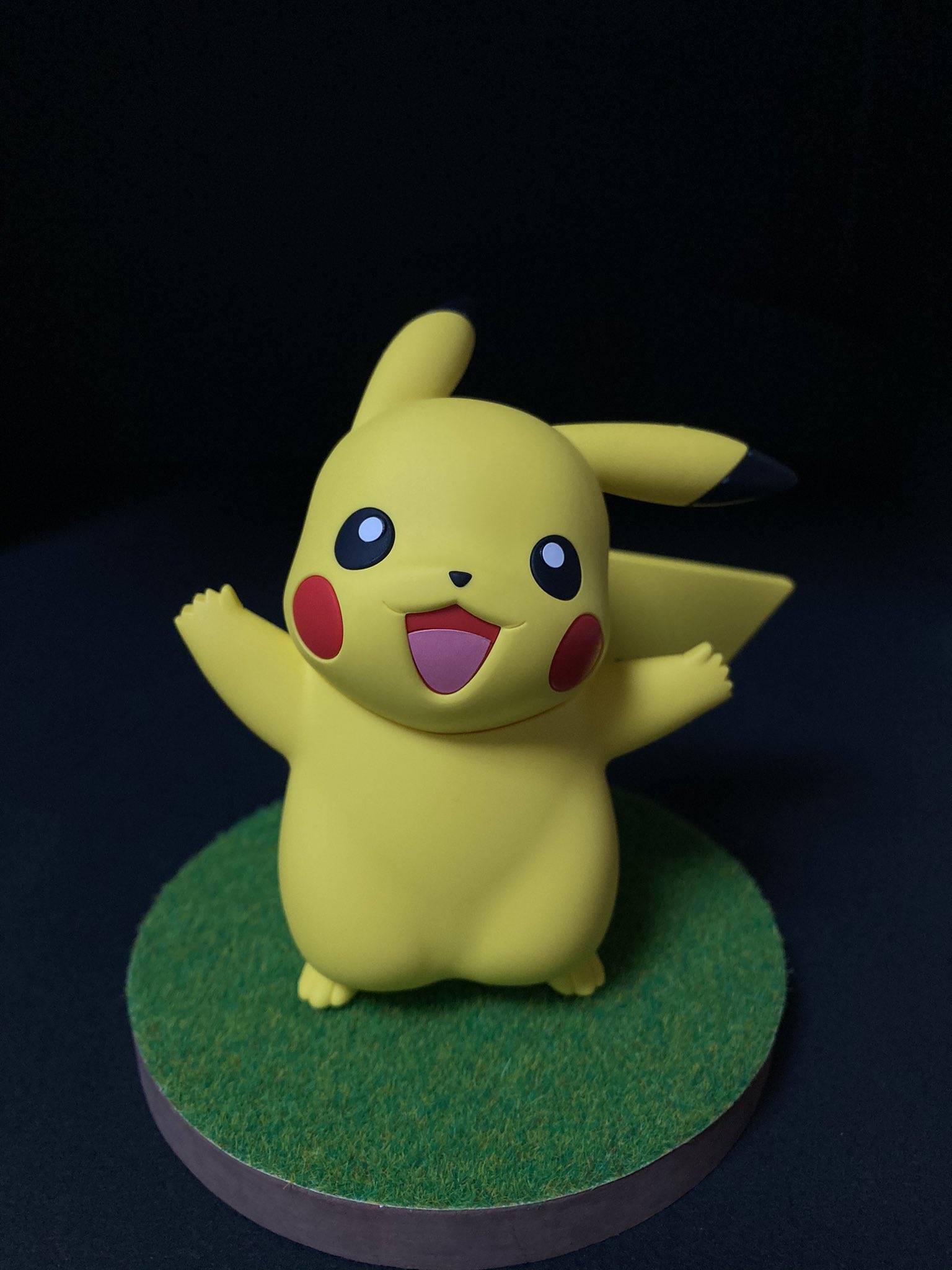 プラモデル積み太郎 できた ポケプラクイック ピカチュウ ミュウ 素組み無塗装に水性プレミアムトップコート仕上げ ベースは100均珪藻土コースターに芝生シートを貼って作りました プラモデル積み太郎 できた ポケプラクイック ピカチュウ ミュウ 素組み無塗装に水性プレミアムトップコート仕上げ ベースは100均珪藻土コースターに芝生シートを貼って作りました
