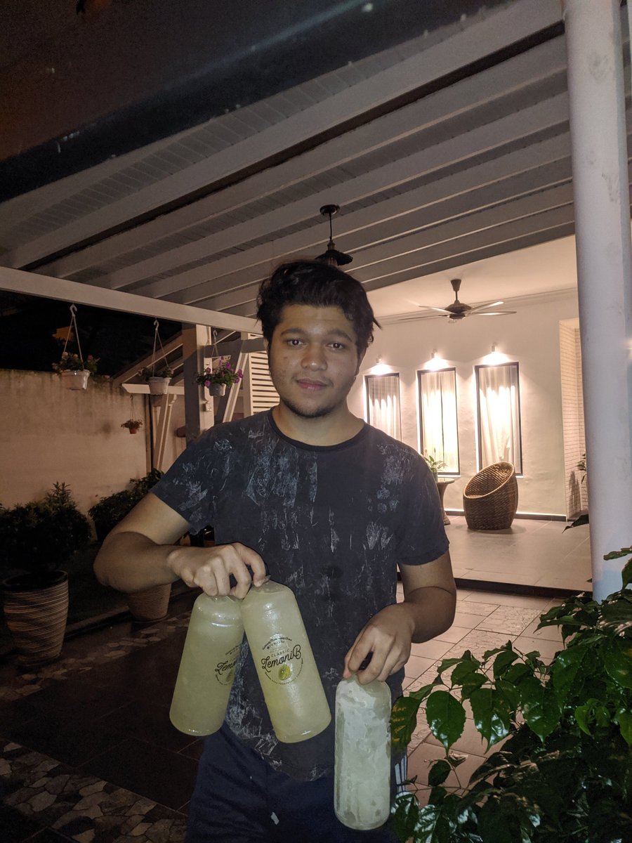 fikrypro29's tweet photo. Asal restock je abang ni orang first order 😂 TQ abe!

Warga Shah Alam yang kempunan air Lemonib 🍋 boleh click link di bio! #Lemonib #shahalam #lemonade #delivery https://t.co/mlVWg6RVFa