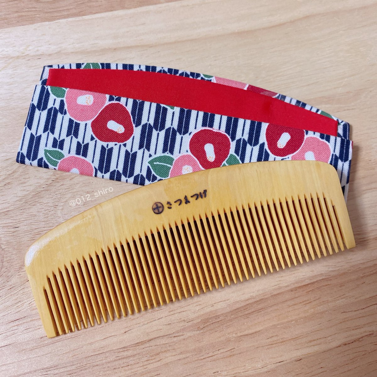 この間Cocomiちゃんがきっかけで、ふるさと納税で頼んだ薩摩つげ櫛もう