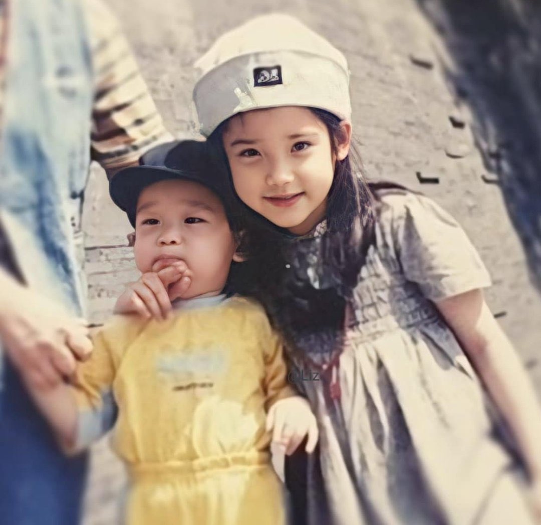 𝘉𝘭𝘶𝘦 *✿ ft.IU tweet media