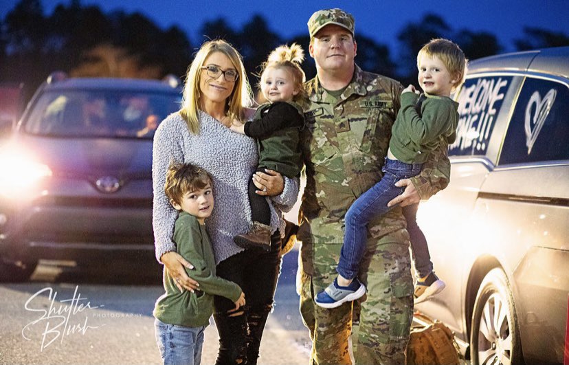 Wilsonsummerr's tweet photo. It was a long 9 months without you, i can’t believe this deployment finally ended were so glad our family is complete again💗💕✨ https://t.co/o8ueDpIouw