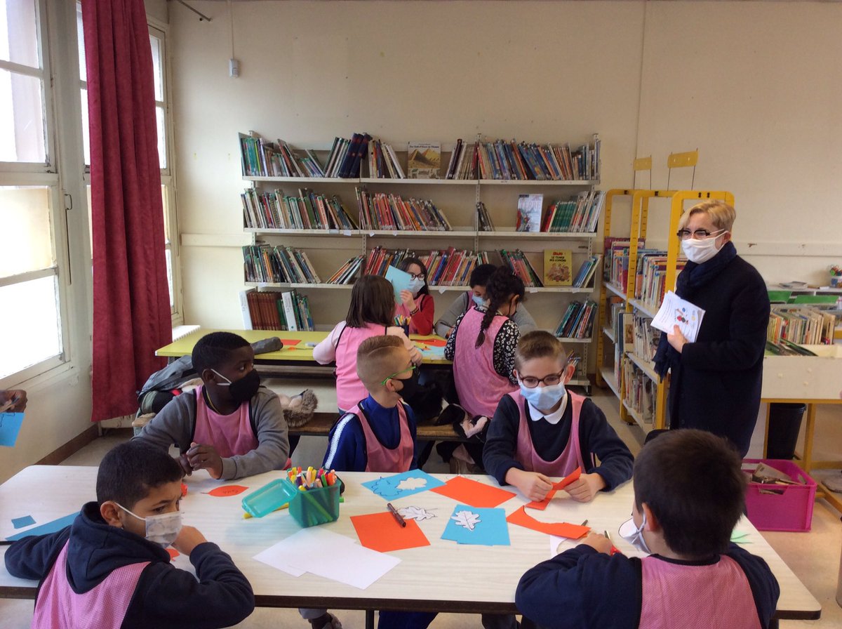 dsden28's tweet photo. Lancement de la semaine de la #laïcité en Eure-et-Loir à l’école Gambetta de Dreux en présence de la Directrice Académique et en partenariat avec l’@USEP28EetL. Des ateliers sportifs, des débats, l’élaboration d’un arbre de la laïcité ...
@beguin_katia @ac_orleanstours https://t.co/gsRVcCtkki