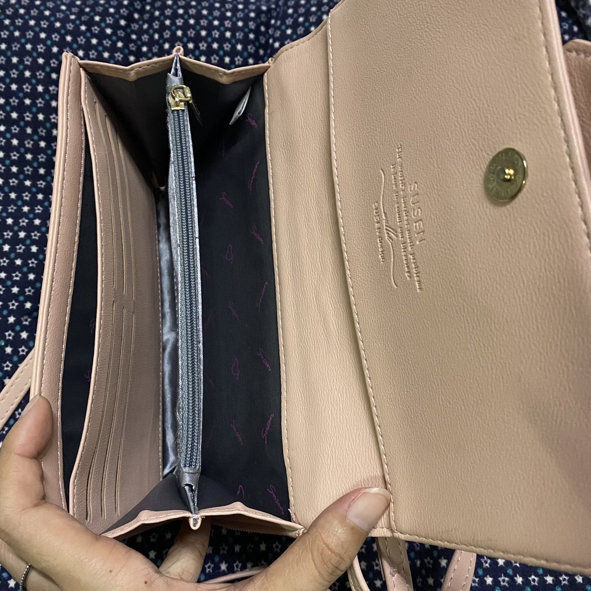 usedbyst's tweet photo. #ส่งต่อกระเป๋าสะพายข้าง 80฿รวมส่งค่า มีช่องเยอะมาก ฟิลเหมือนกระเป๋าตังค์ #ส่งต่อเสื้อผ้า #ส่งต่อ  #ส่งต่อเสื้อผ้ามือสอง #ส่งต่อเสื้อผ้ามือสองราคาถูก #ส่งต่อกระเป๋า #ส่งต่อเสื้อผ้าราคาถูก  #โล๊ะตู้เสื้อผ้า #โล๊ะตู้เสื้อผ้ามือสอง #กระเป๋าสะพายข้าง #กระเป๋ามือสอง https://t.co/qCAxanTTO9