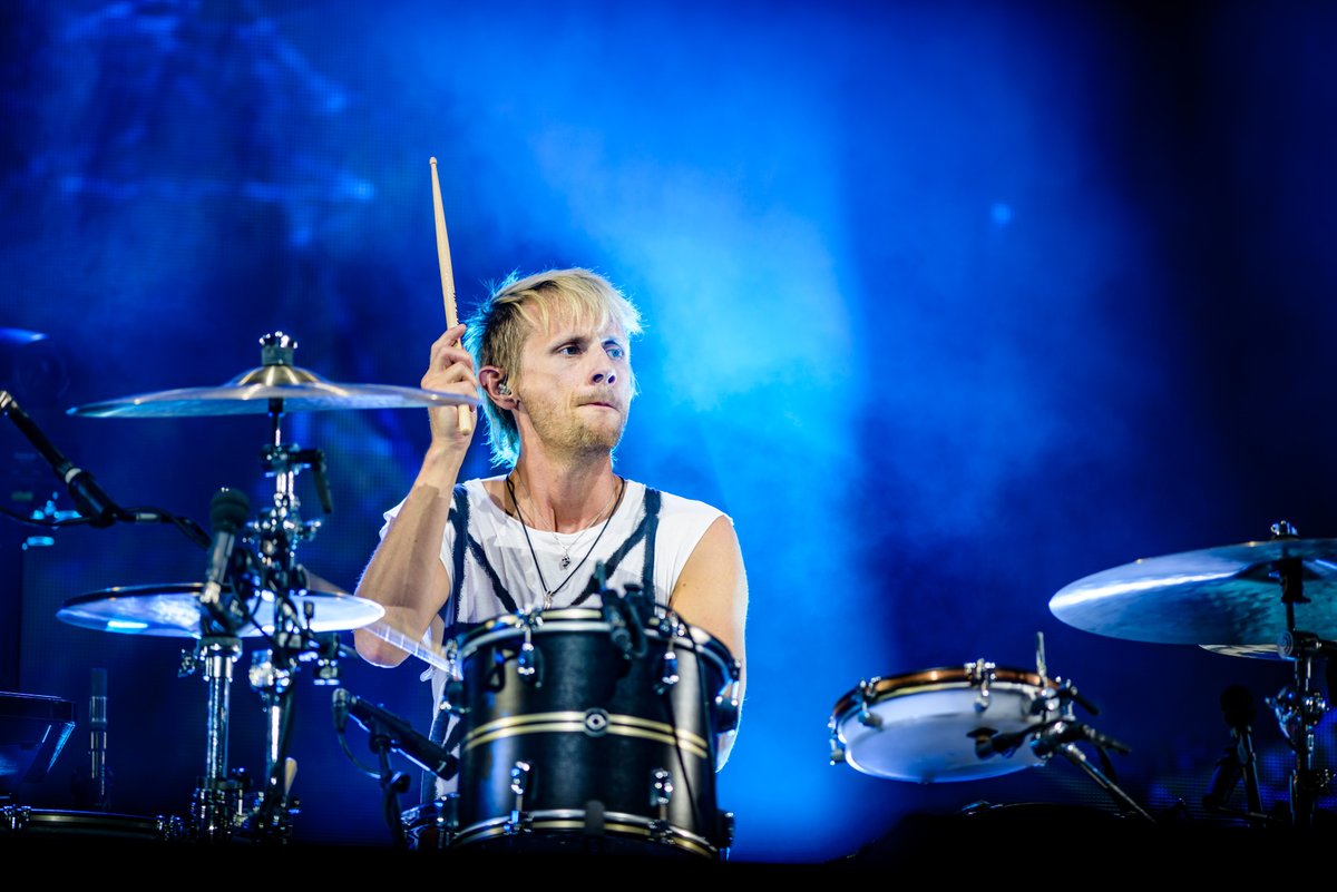 Ledrivertl2 Joyeux Anniversaire A Dominic Howard Batteur De Muse Qui Fete Ses 43 Ans Quelle Est La Chanson De Muse Que Vous Preferez T Co 468v9pnthi Ledrivertl2 Joyeux Anniversaire A Dominic Howard Batteur De Muse Qui Fete Ses 43 Ans Quelle Est La Chanson De Muse Que Vous Preferez T Co 468v9pnthi