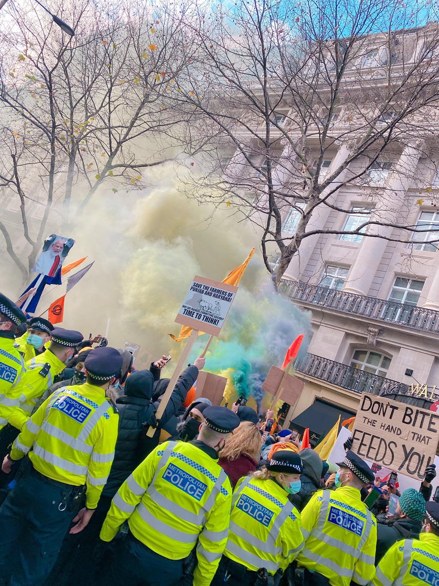 amirkingkhan's tweet photo. Disturbing scenes of violence against peaceful farmers protesting for their rights. My support and solidarity is with them, as well as all of my Sikh brothers and sisters seeking justice and raising their voices around the world.

#FarmersProtest #StandwithFarmers #India #Justice https://t.co/dhnCoZxulN