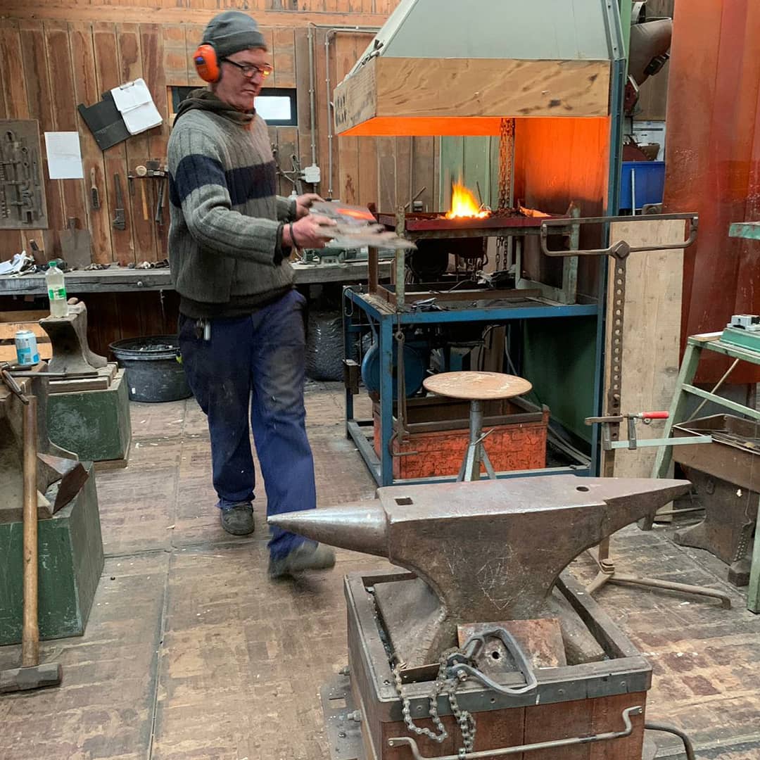 Nice to be next to the #fire with cold weather! Working on this new #forged and #chisseled #steel #sculpture :)