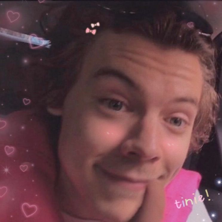 HarryArgentina's tweet photo. Buenos días estrellitas, la tierra les dice Hola 💫💕 https://t.co/uG2wibTc7i
