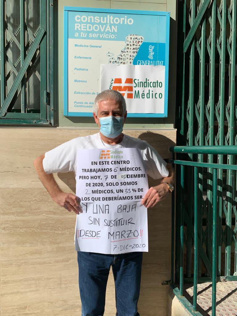 Hoy 7 diciembre solo 2 de los 6 médicos están pasando consulta ¿Es que no van a cubrir salientes de guardia y bajas? <a href="/GVAsanitat/">GVA Sanitat</a> <a href="/GVAsanitat/">GVA Sanitat</a> <a href="/vegabajavlc/">Don Insulto Martínez</a> <a href="/vegabajawarbot/">Vega Baja War Bot</a> <a href="/SoyDeLaVegaBaja/">Soy de la Vega Baja</a> <a href="/CESM_CV/">SindicatoMedico_CESM-CV</a> #SalvemosLaSanidad