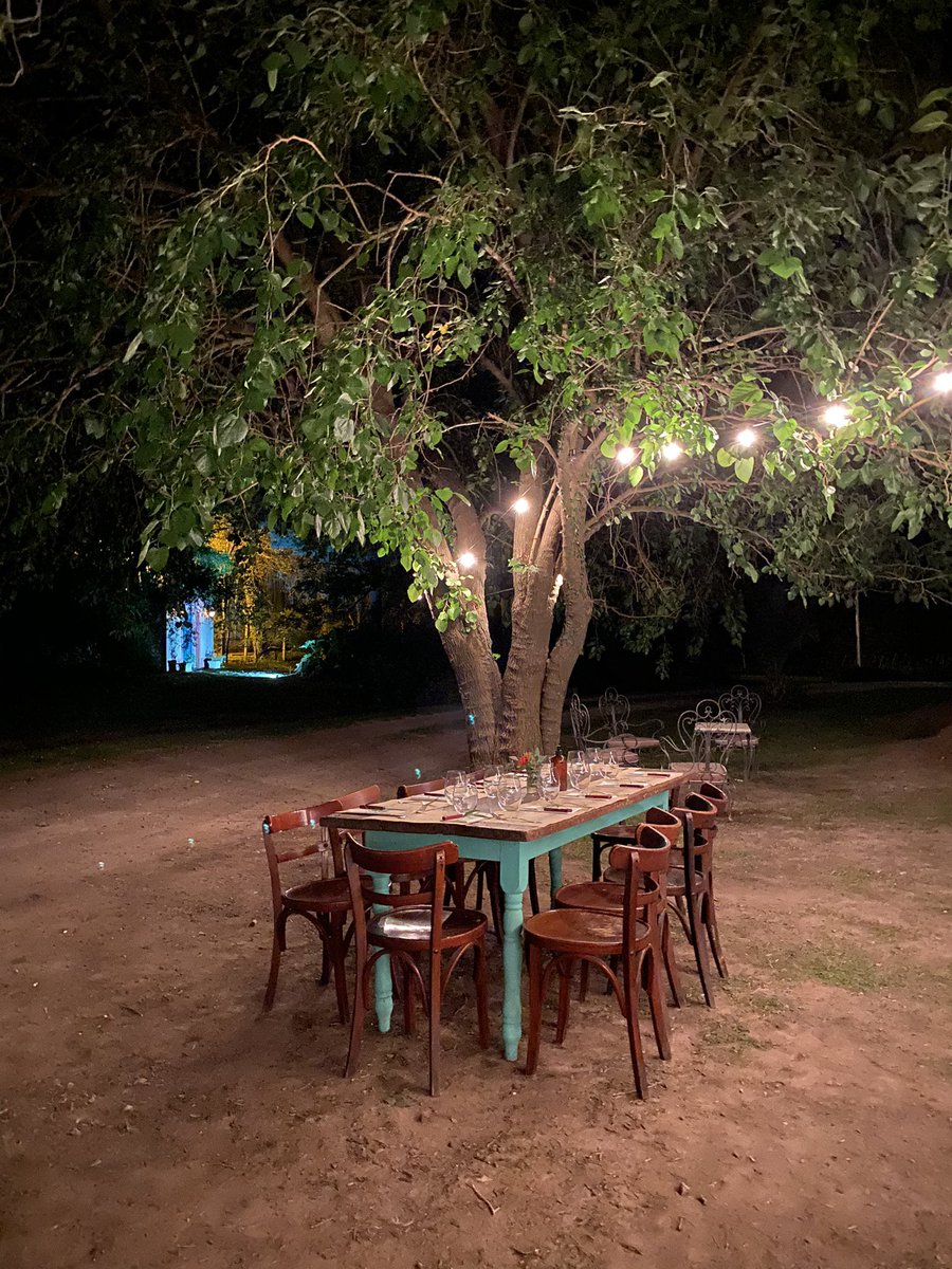 vivoencharlone's tweet photo. Restaurant Lacarra, San Antonio de Areco. Una belleza. https://t.co/jFPOyhqxmH