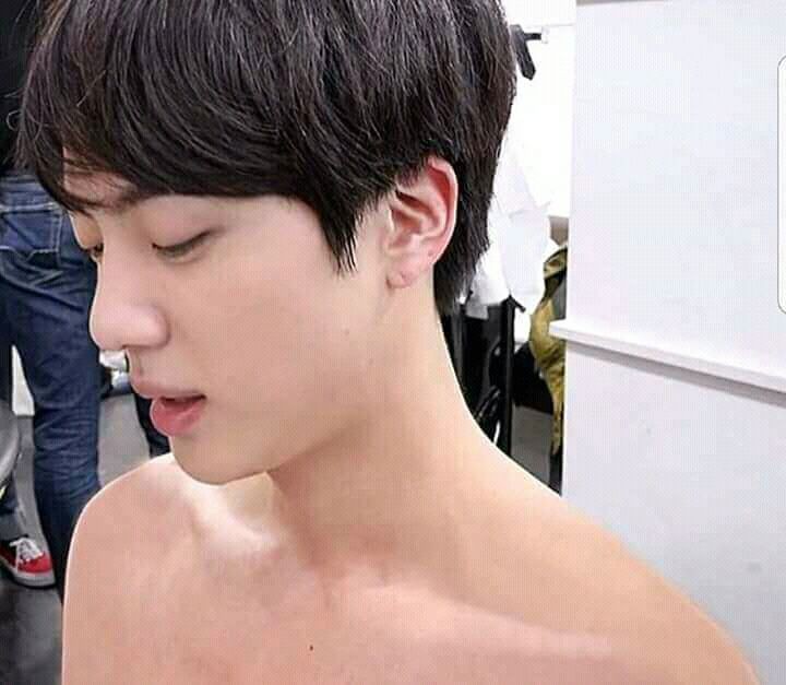 mikrocosjin's tweet photo. Let me bless your tl with this seokjin https://t.co/UBCTO9vcGC