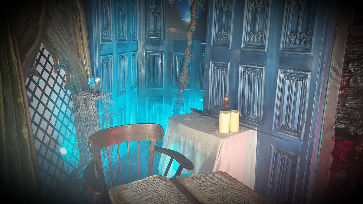 18th century folklore horror, fae, sorcery online storytelling LARP. 

We are looking for world wide players to join us. 
Real sets, costumes, worldwide players, bloody good fun. 

Come and join us. Two hour sessions every Sunday UK evening, USA Morning.
facebook.com/groups/smlarp/…