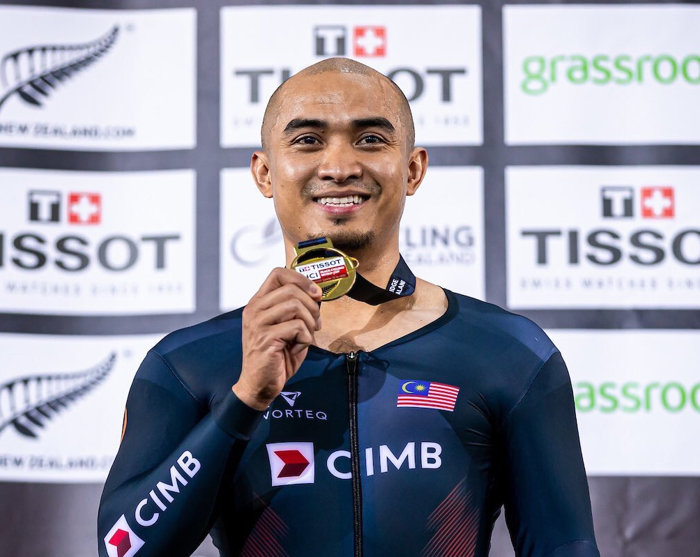 Vorteqsports's tweet image. #Throwback 🔄 to last year, with @AzizulAWANG claiming gold 🥇 at the UCI Track Cycling World Cup Keirin race in New Zealand!
#vorteqsports #performancetech #aero