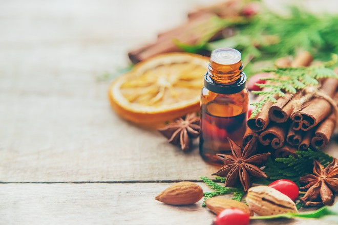 ragdalehall's tweet photo. If you’re looking for the scent of Christmas, look no further than Frankincense essential oil 🎁🎄
Read our blog to find out how to use this powerful essential oil in your wellness routine 👉 https://t.co/XwJTw6Jh6Z
#monthofmagic #wellness #essentialoils #festive #ragdalehall https://t.co/sLwAD8IjqF