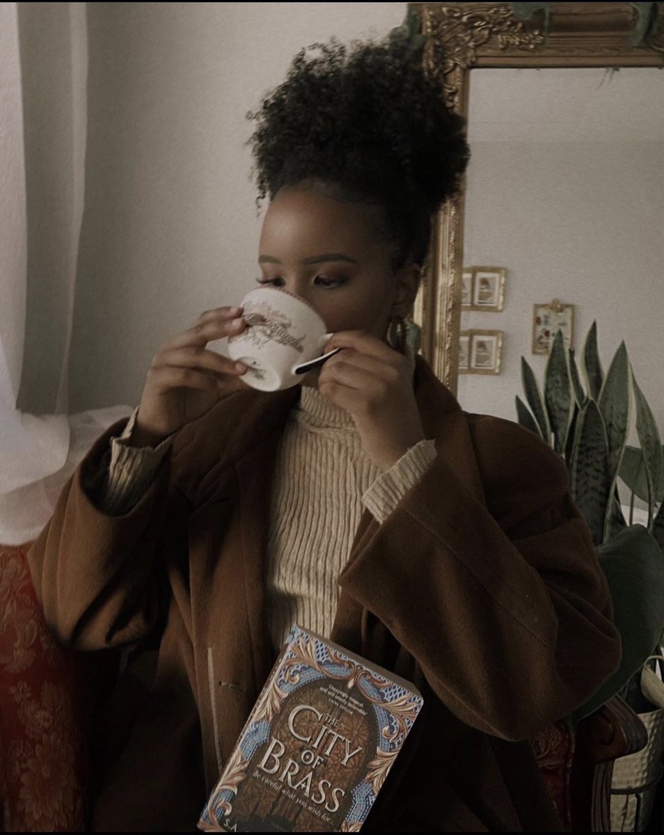 thread of poc in dark academia cause the aesthetic is extremely whitewashed and there's barely any pictures of poc dark academics on pinterest / tumblr