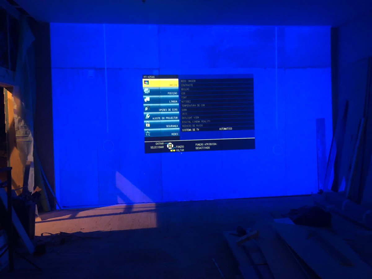 ollierushgolf's tweet photo. The studio projector is up!! 🎉

Who’s coming down to test it out when it’s ready? Let me know in the replies 😄

#SwingStudio #Haverhill #Suffolk #GolfCoach #GolfCoaching #Cambridge #Essex https://t.co/1KZlgYmHMQ