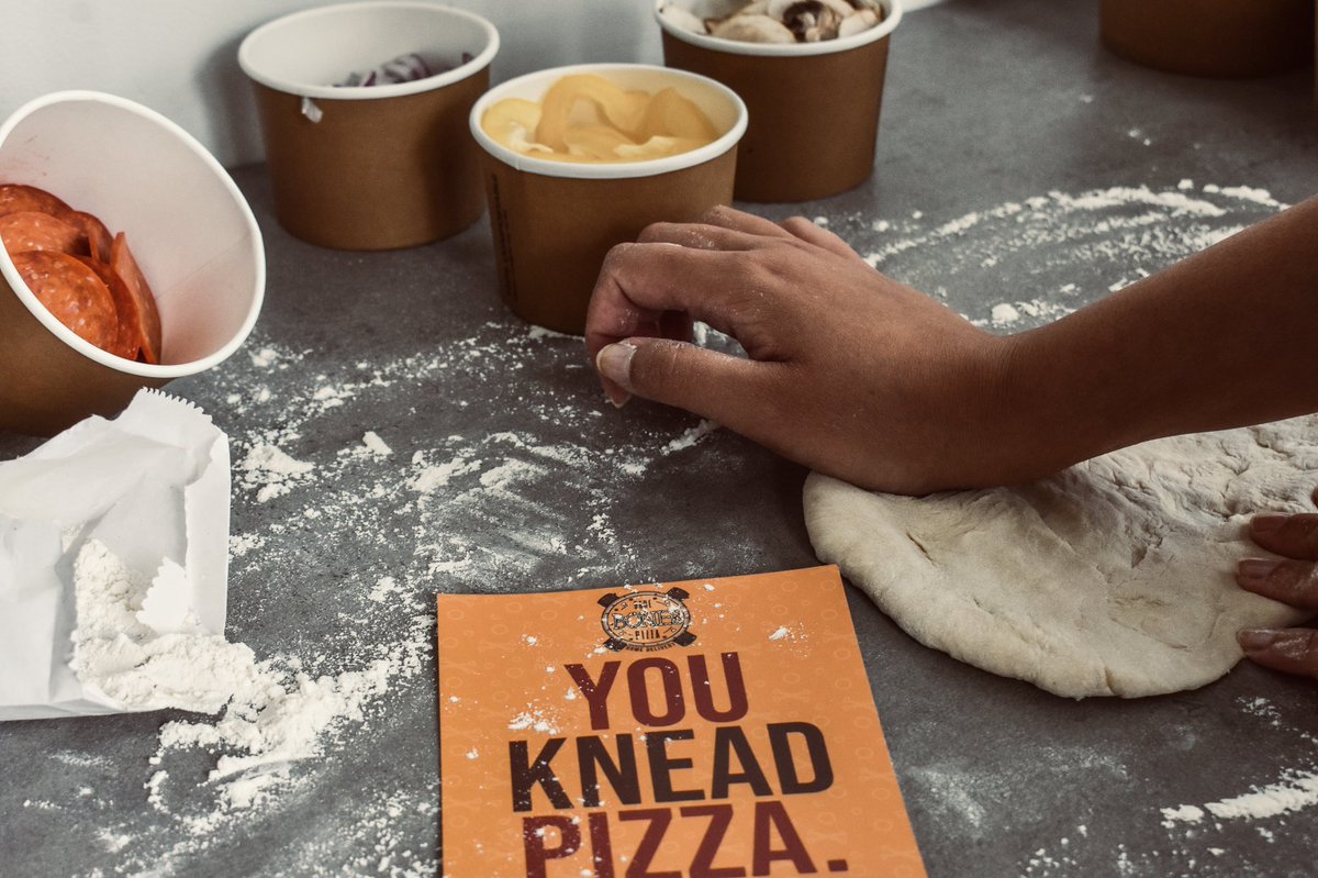 🎄Hosting a virtual Christmas party? Whether it’s with your team, or your friends... you *knead* our pizza kits! 🍕

There is nothing like a virtual pizza party to get into the festive season! ✨🎉

Our DIY kits are delivered straight to your door with everything you need. 😍🍕