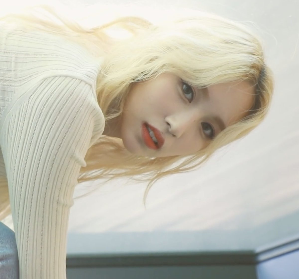 jeongji6's tweet photo. My babyyyyy can i cry omg she look so good😭you deserve the world https://t.co/4iJwEZXES9