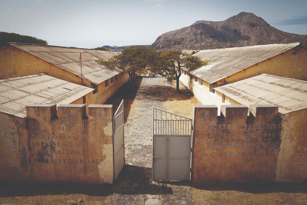 Candidatura do ex-Campo do Tarrafal a património mundial suspensa por falta de verbas Saiba mais em: wusangola.com/candidatura-do…