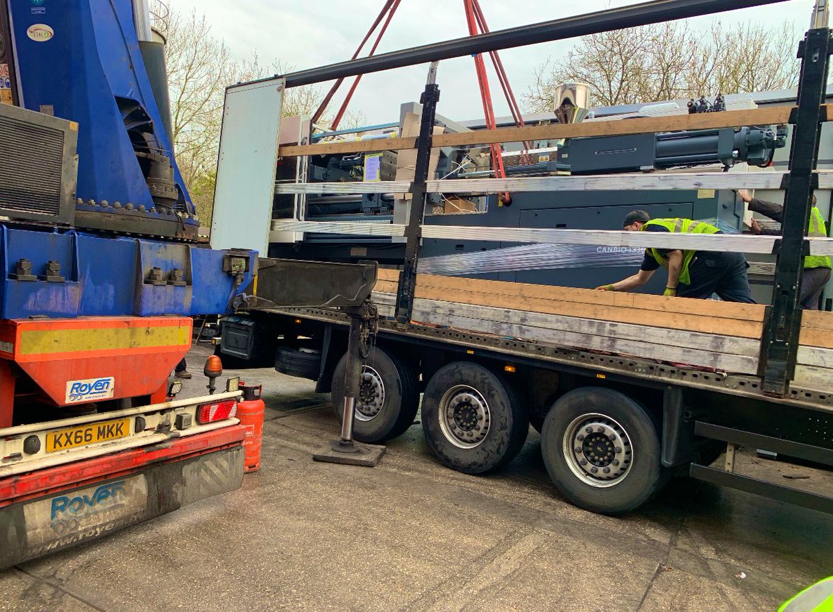 🎄Christmas delivery🎄 

Happy Customer taking delivery for 
Two Canbio ST 330-2100 - with more to follow 🎊🎊 

Massive thank you to RJC for all your help &amp; support.
#plastics #injectionmoulding #plasticsindustry #happycustomer #machines #engineering #teamwork