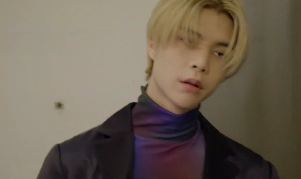 จอห์นดีมาก ดิชั้นเป็นลม