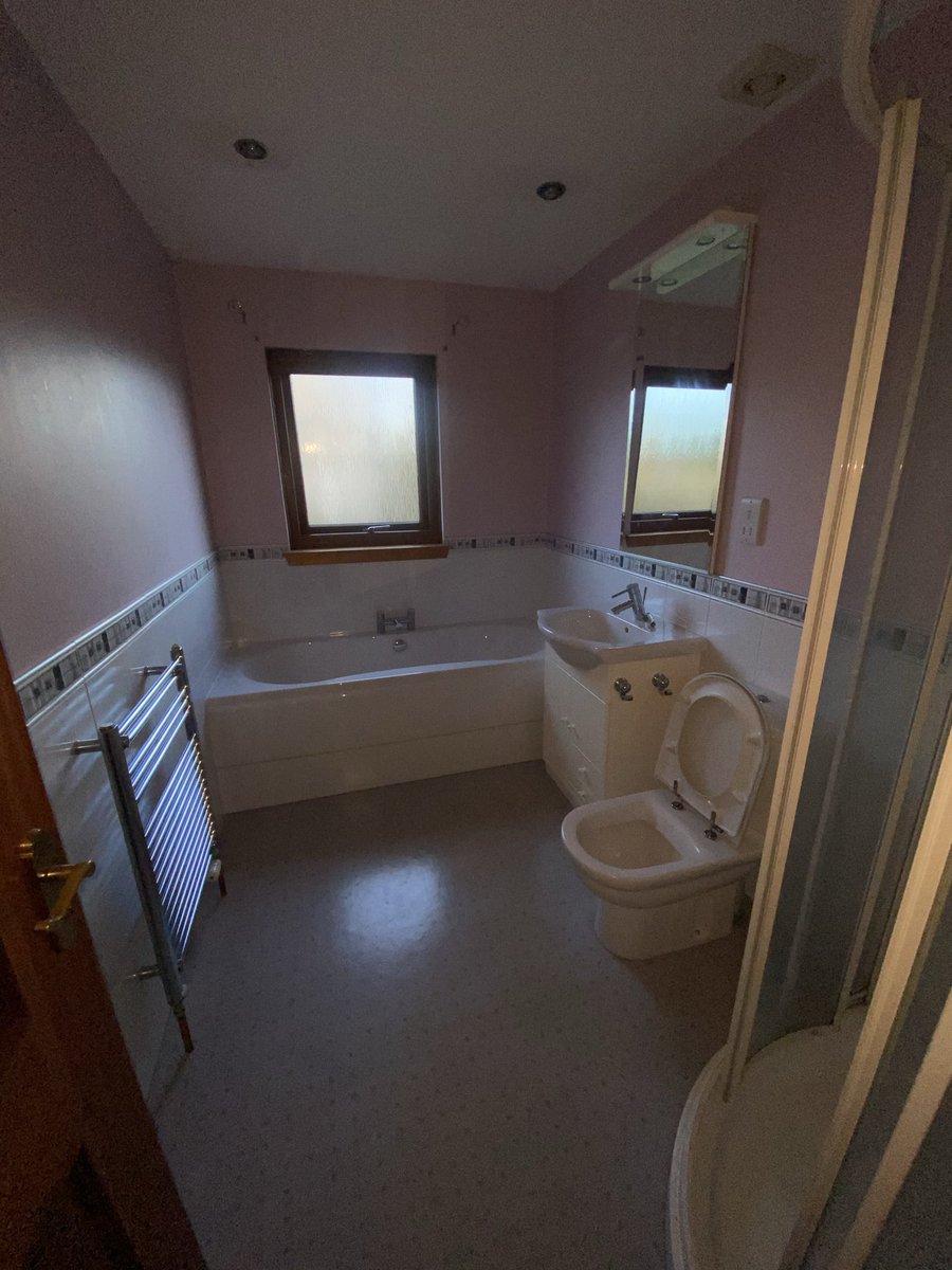 JordanJimmyKane's tweet photo. Finished this wet room last night, put in 90 hours worth of work over the week but well worth it for that finished result. 
@ kaneconceptbathrooms on Instagram for all the before and afters https://t.co/MpdgFe0MlX