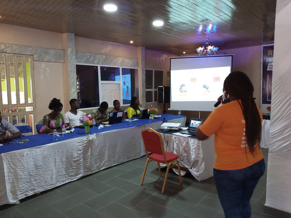 nosvoixcomptent's tweet photo. #NosVoixComptentUpdates  🔈
Du 30/11 au 02/12/ 20, Nos Voix Comptent a participé à un Atelier organisé par @RfldOrg sur les droits de l’Homme au Bénin et l’espace civique. Ce fut une occasion pour présenter le projet Nos Voix Comptent et ses objectifs. 
🔈 #NosVoixComptent https://t.co/ot84rGiIXt