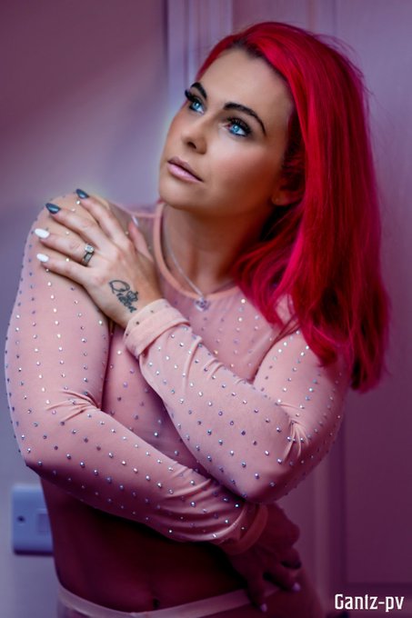 London tomorrow and Wednesday shooting content. Who&rsquo;s about xx https://t.co/pQYxp6sywP<a href="/tag/nopants"class="tags"><span>#nopants</span></a>