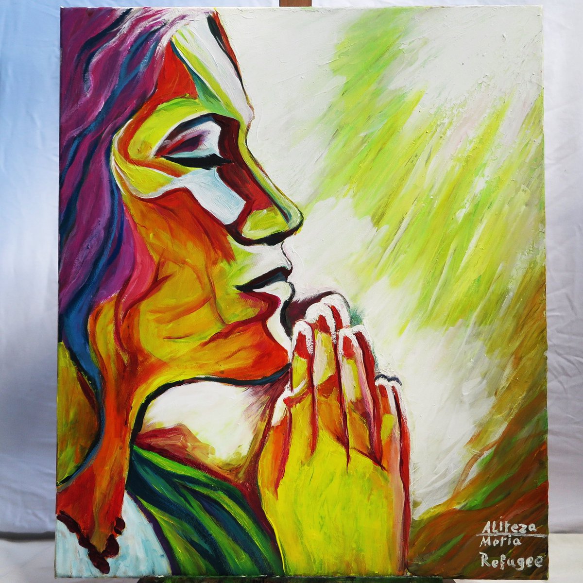 HopeProjectArt's tweet photo. This stunning piece of art is by @alireza_hossini_0076 The painting shows a beautiful woman, her face in vibrant colours facing to the side.
#woman #women #painting #womanpraying #womanpainting #paintedwomen #refugee #refugees #refugeepainting #refugeepaintings #refugeeart https://t.co/uarbpHnGHj