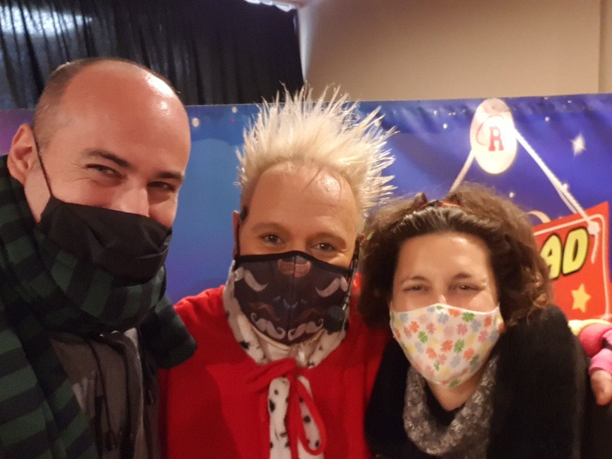 Ayer estuvimos viendo al gran <a href="/Raul_Charlo/">Raul Charlo Clavel</a> en el nuevo <a href="/TeatroSoho/">Teatro Soho Club Madrid</a> que está en Plaza de España. Tanto la peque de <a href="/AliciaPuenteC/">Alicia Puente</a> como mis peques se lo pasaron en grande. Y Ali y yo más aún. El sábado 12 nueva función a precios muy populares. #planesconhijos #plannavideño #madrid