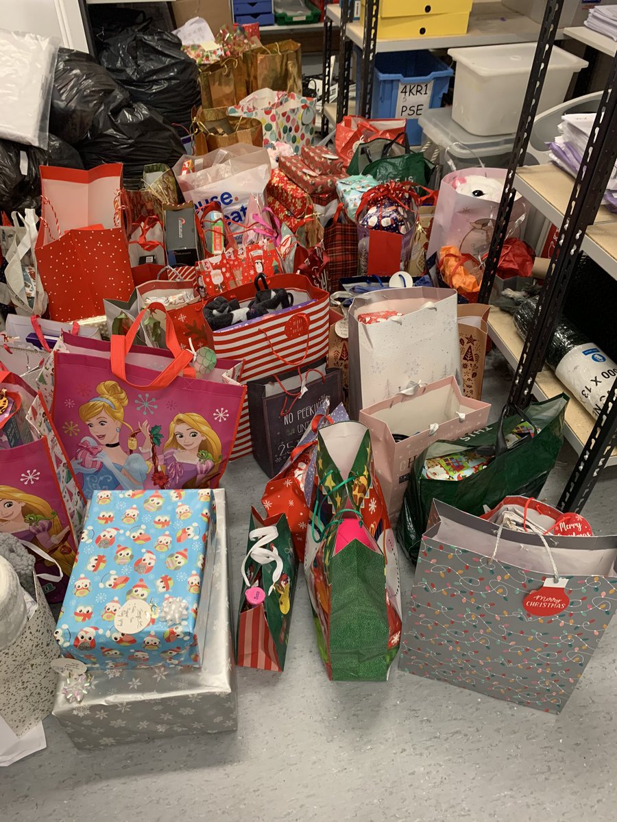 social_ghs's tweet photo. Presents from our gift giving tree are stacking up. There is 1 week left to get your bauble and donate a child’s wish. All gifts are being donated to Kilsyth community foodbank. @Greenfaulds_HS https://t.co/mFqYWjpE1j