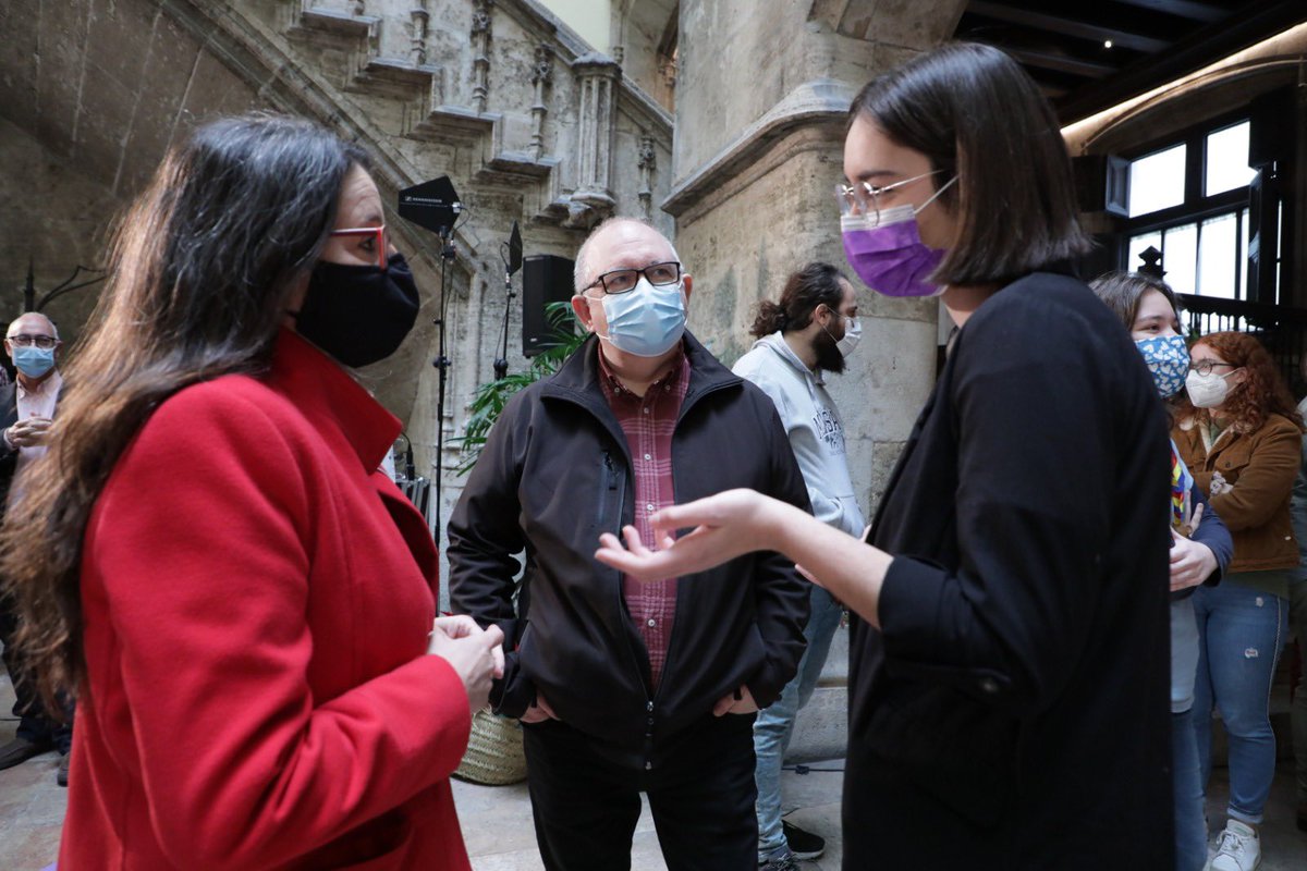 monicaoltra's tweet photo. I podem fer tot això amb la complicitat de tota la societat, cadascú des del seu àmbit, des de la seua responsabilitat. Hui, amb esta campanya, apel·lem a la responsabilitat de la gent jove, amb la complicitat del @ConsellJove
#ComandoZ #NormalitZem https://t.co/BjdTIuY9tn