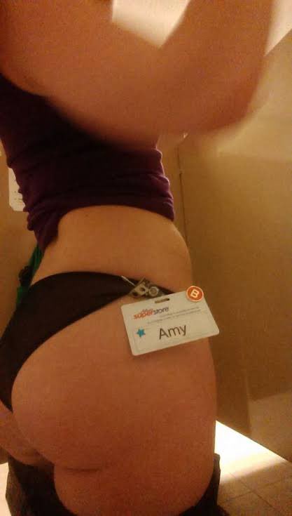 I need assistance at the superstore 🤤#workselfie #boredatwork #sexy #panties