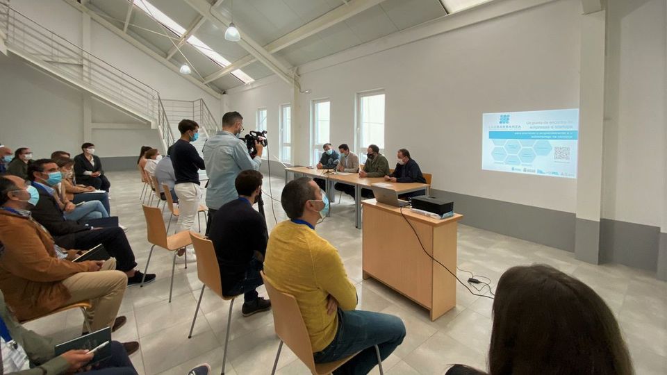vozbarbanza's tweet photo. Diez proyectos pasan a la segunda fase del programa de formación Emprende Lab Barbanza https://t.co/qL12jiIZfA https://t.co/PpQT7AbOp9