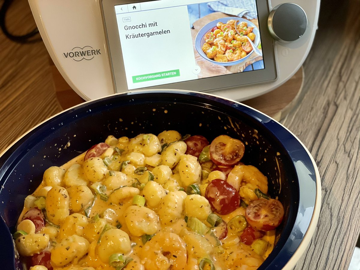 torsti79's tweet photo. Yummy 😋, Computer 💻 hatte mal wieder ein super Programm vorgeschlagen! Lecker, lecker! #Kitchen2.0 #Machenlassen #fürechtemänner https://t.co/d06MG86L7c